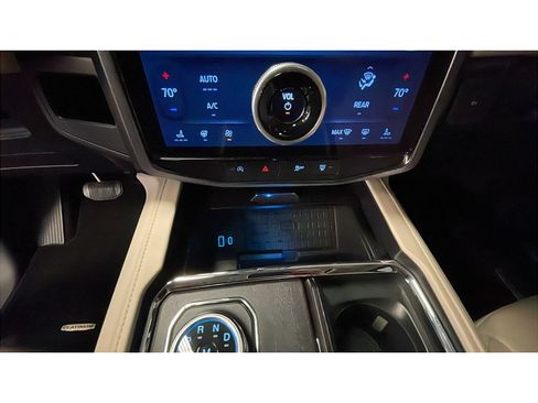 Used 2024 Ford Expedition Platinum AWD/4WD image 14