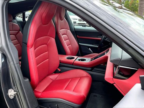 Used 2023 Porsche Taycan image 8