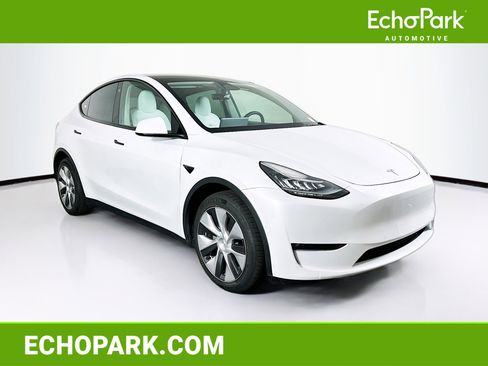 Used 2022 Tesla Model Y Long Range AWD/4WD image 1