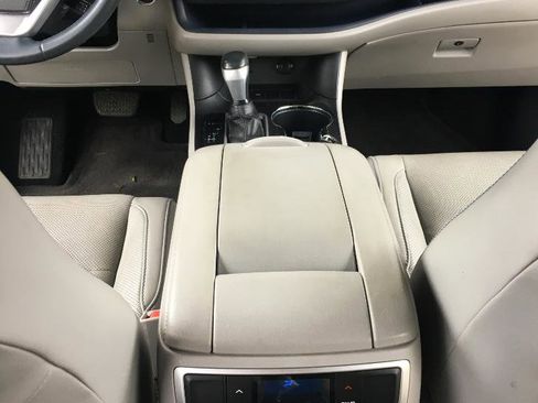 Used 2016 Toyota Highlander Limited FWD image 22