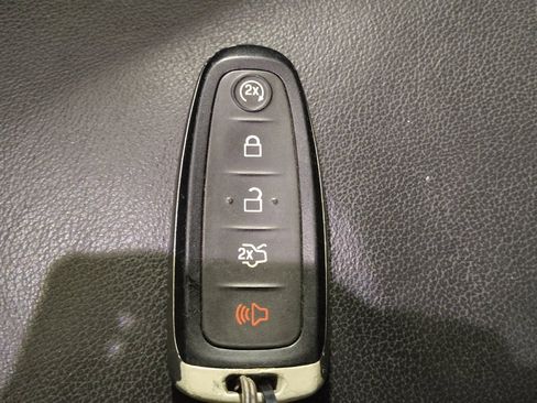 Used 2019 Ford Escape Titanium image 32