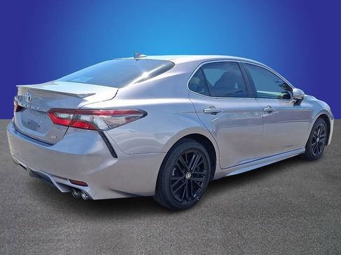 Used 2024 Toyota Camry SE FWD image 5