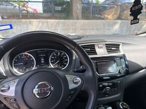 Used 2018 Nissan Sentra SV FWD image 7