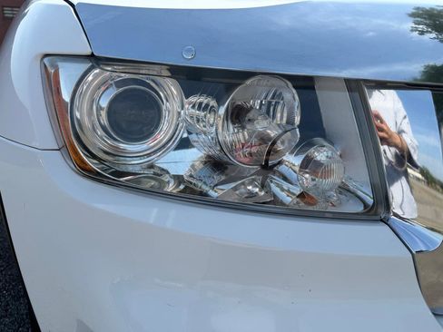 Used 2013 Jeep Grand Cherokee Overland RWD image 17