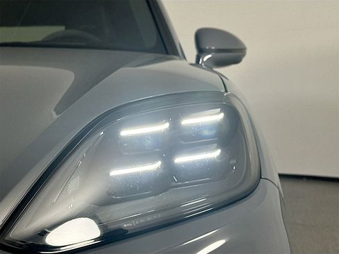 Certified 2025 Porsche Cayenne GTS image 15