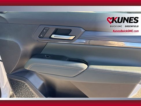 New 2026 GMC Terrain AT4 w/ Convenience Package III image 48
