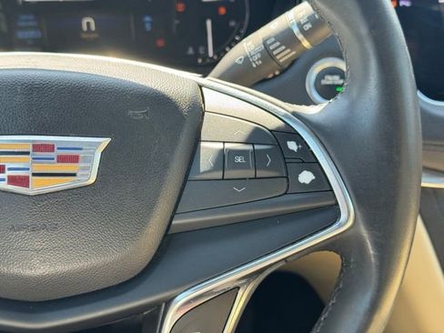 Used 2018 Cadillac XT5 Luxury w/ Driver Awareness Package image 29