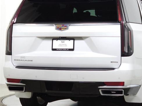 Used 2021 Cadillac Escalade Premium Luxury w/ Driver Assist Tech Package AWD/4WD image 8