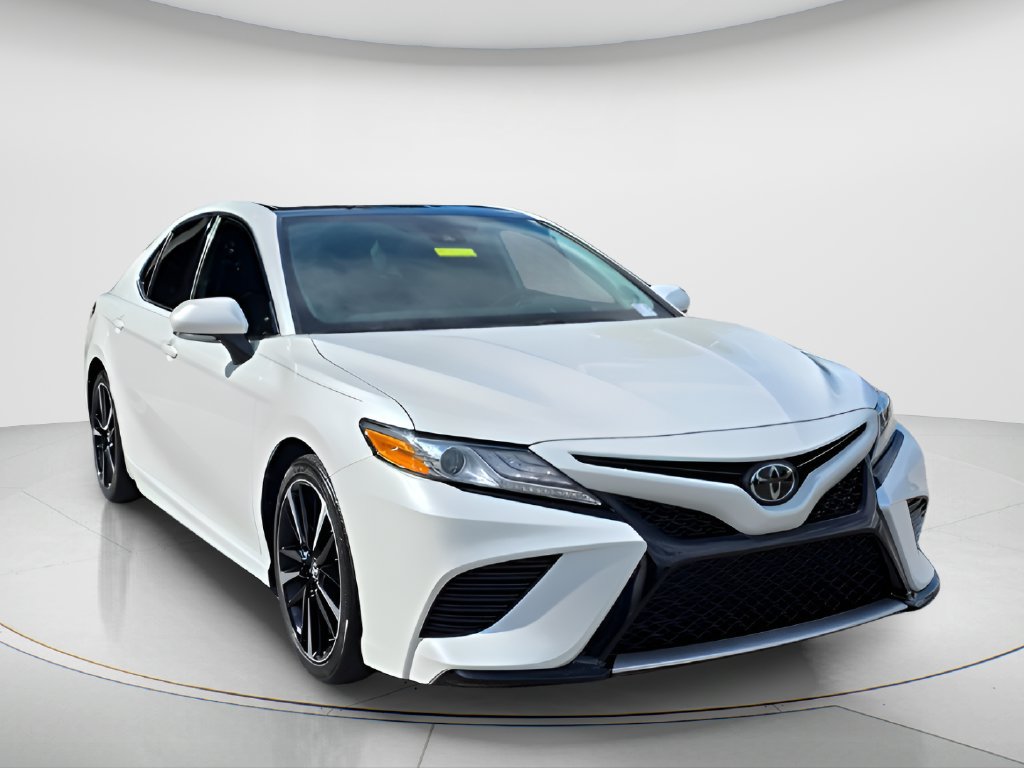 Used 2019 Toyota Camry XSE FWD image 3
