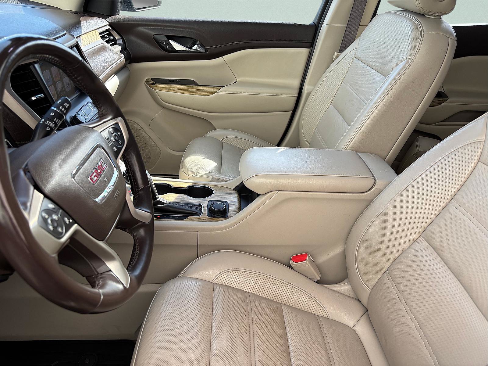 Used 2019 GMC Acadia Denali w/ Technology Package AWD/4WD image 17