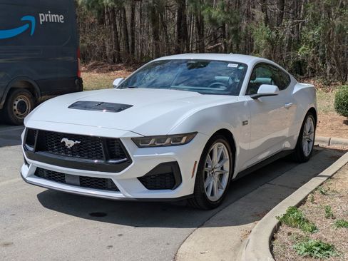 Certified 2025 Ford Mustang GT Premium RWD image 6