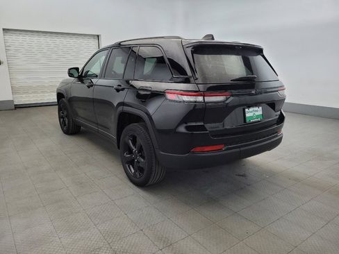 Used 2023 Jeep Grand Cherokee Limited w/ Luxury Tech Group II image 5