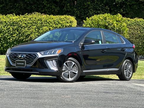 Used 2022 Hyundai Ioniq SEL FWD image 1