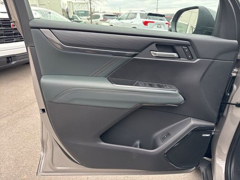 New 2026 GMC Acadia AT4 w/ Luxury Package image 12