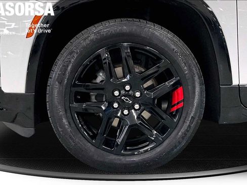 Certified 2023 Chevrolet Traverse Premier w/ Redline Edition AWD/4WD image 9