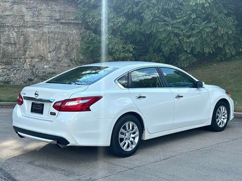 Used 2017 Nissan Altima 2.5 S w/ Power Driver Seat Package FWD image 4