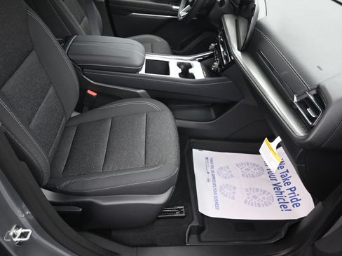 New 2026 Chevrolet Traverse LT w/ Driver Confidence Package FWD image 35