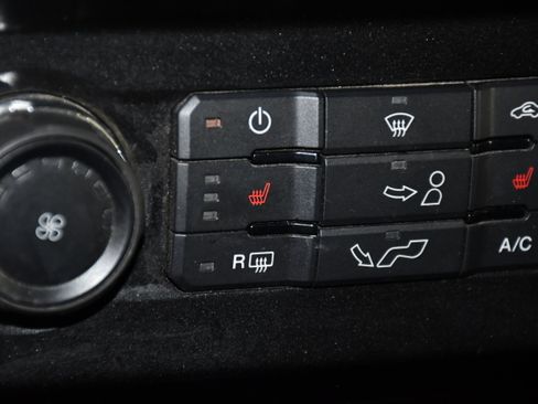 Used 2019 Ford F150 XLT w/ Equipment Group 302A Luxury AWD/4WD image 36