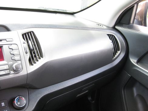 Used 2013 Kia Sportage LX FWD image 18