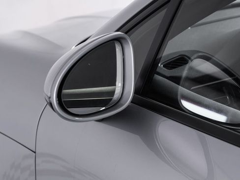 Used 2019 Porsche Macan w/ Premium Package AWD/4WD image 48