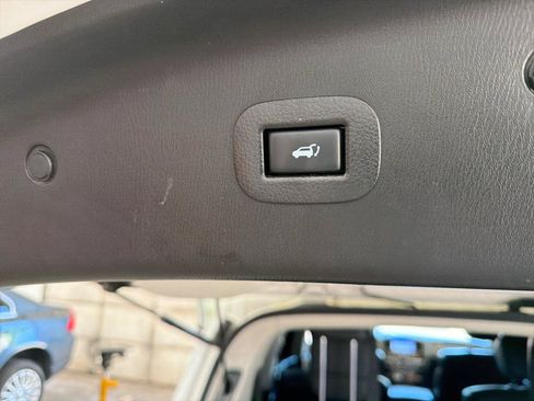 Used 2019 INFINITI QX80 Luxe RWD image 18