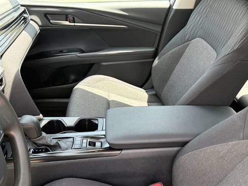 Used 2025 Toyota Camry LE FWD image 13