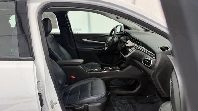 Used 2023 Chevrolet Bolt EUV LT w/ Convenience Package FWD image 18