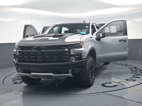 Used 2024 Chevrolet Silverado 1500 ZR2 w/ Technology Package image 21