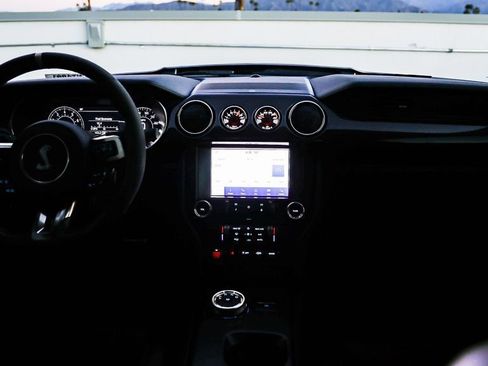 Used 2021 Ford Mustang Shelby GT500 w/ Technology Package image 13