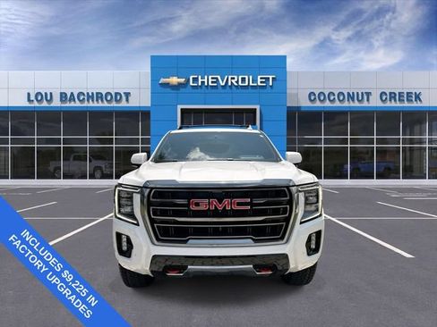 Used 2023 GMC Yukon AT4 w/ AT4 Premium Package AWD/4WD image 3