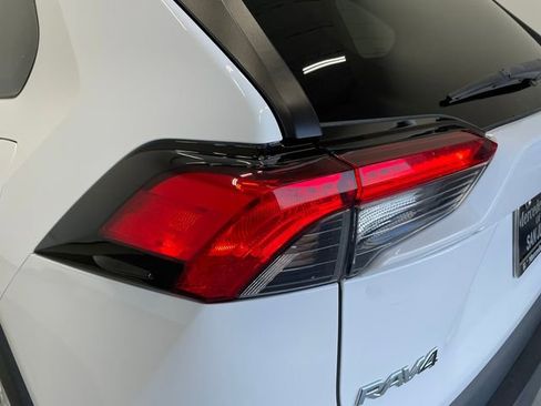 Used 2021 Toyota RAV4 XLE image 33