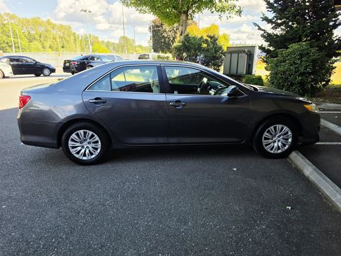 Used 2012 Toyota Camry FWD image 6