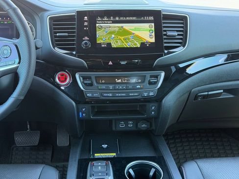 Used 2024 Honda Passport Black Edition image 24
