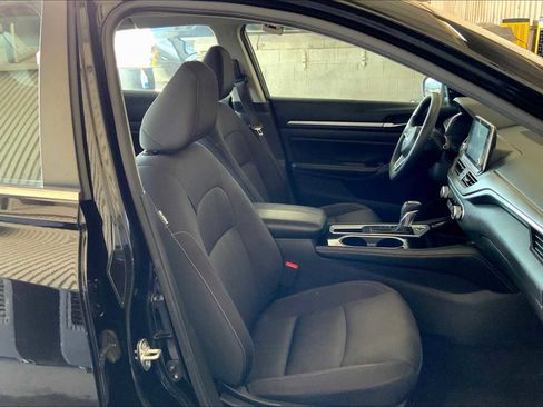 Used 2023 Nissan Altima 2.5 SV image 8