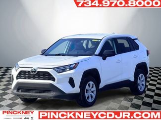 Used 2024 Toyota RAV4 LE video 1