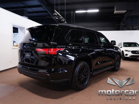 Used 2023 Toyota Sequoia SR5 w/ SR5 Premium Package AWD/4WD image 7