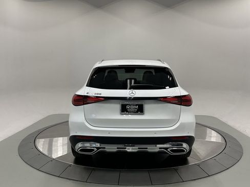 Certified 2025 Mercedes-Benz GLC 300 image 6