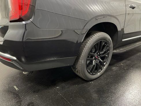 Used 2024 GMC Yukon XL SLT image 38