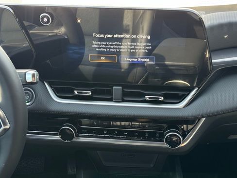 New 2026 Chevrolet Equinox LT w/ Convenience Package II FWD image 20