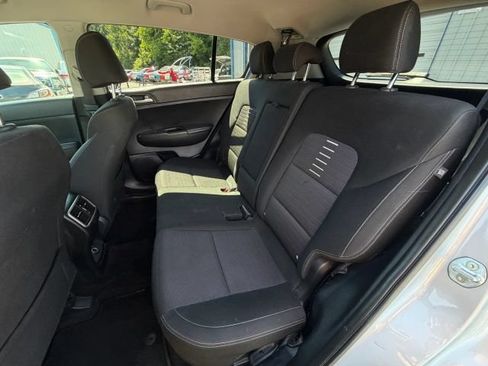 Used 2019 Kia Sportage LX w/ Option Group 017 FWD image 10
