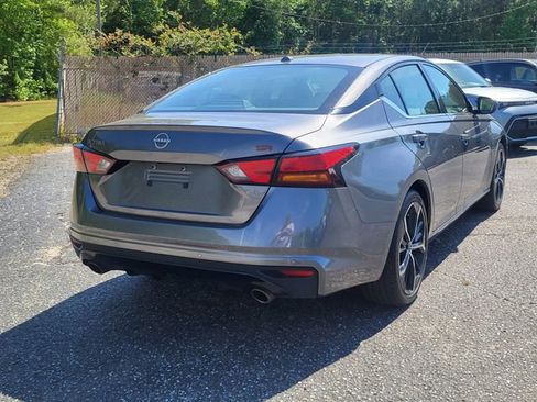 Used 2025 Nissan Altima 2.5 SR FWD image 2