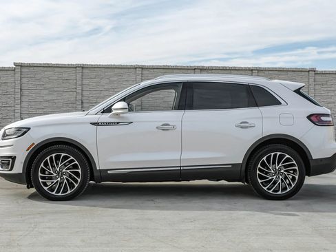 Used 2019 Lincoln Nautilus Reserve image 13