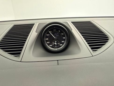Certified 2024 Porsche Macan Turbo AWD/4WD image 37
