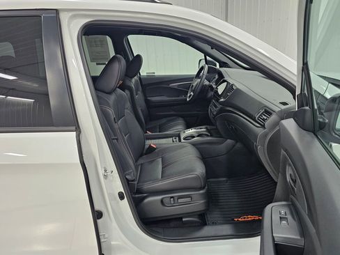 Used 2023 Honda Passport TrailSport image 7