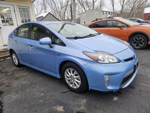 Used 2013 Toyota Prius Prime Advanced image 4