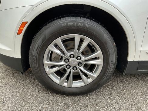 Used 2020 Cadillac XT5 Premium Luxury w/ LPO, Floor Liner Package image 33