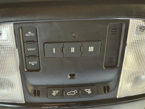 Used 2024 Dodge Durango GT image 33