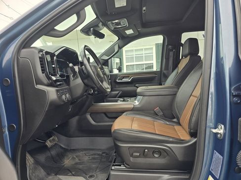 Used 2025 Chevrolet Silverado 2500 High Country w/ High Country Premium Package image 14
