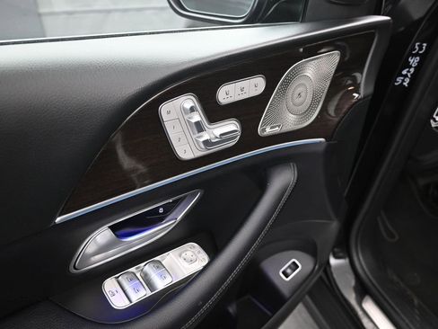 Used 2024 Mercedes-Benz GLS 450 4MATIC image 16