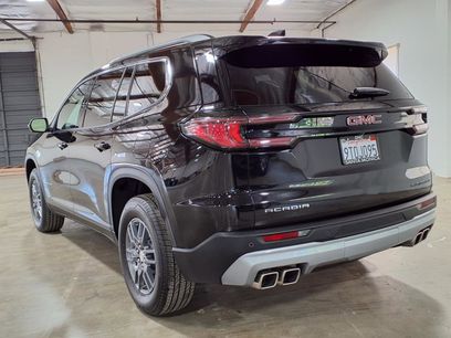 Used 2025 GMC Acadia Elevation